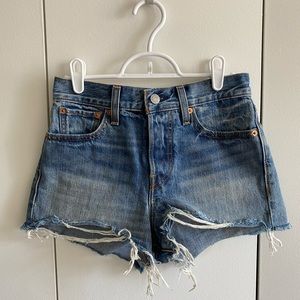 LEVI'S High Rise shorts size 25